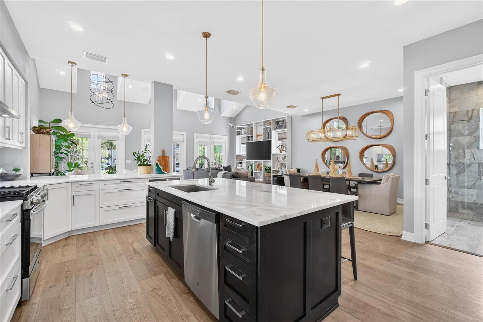 6054 YEATS MANOR DR, TAMPA, FL, 33616