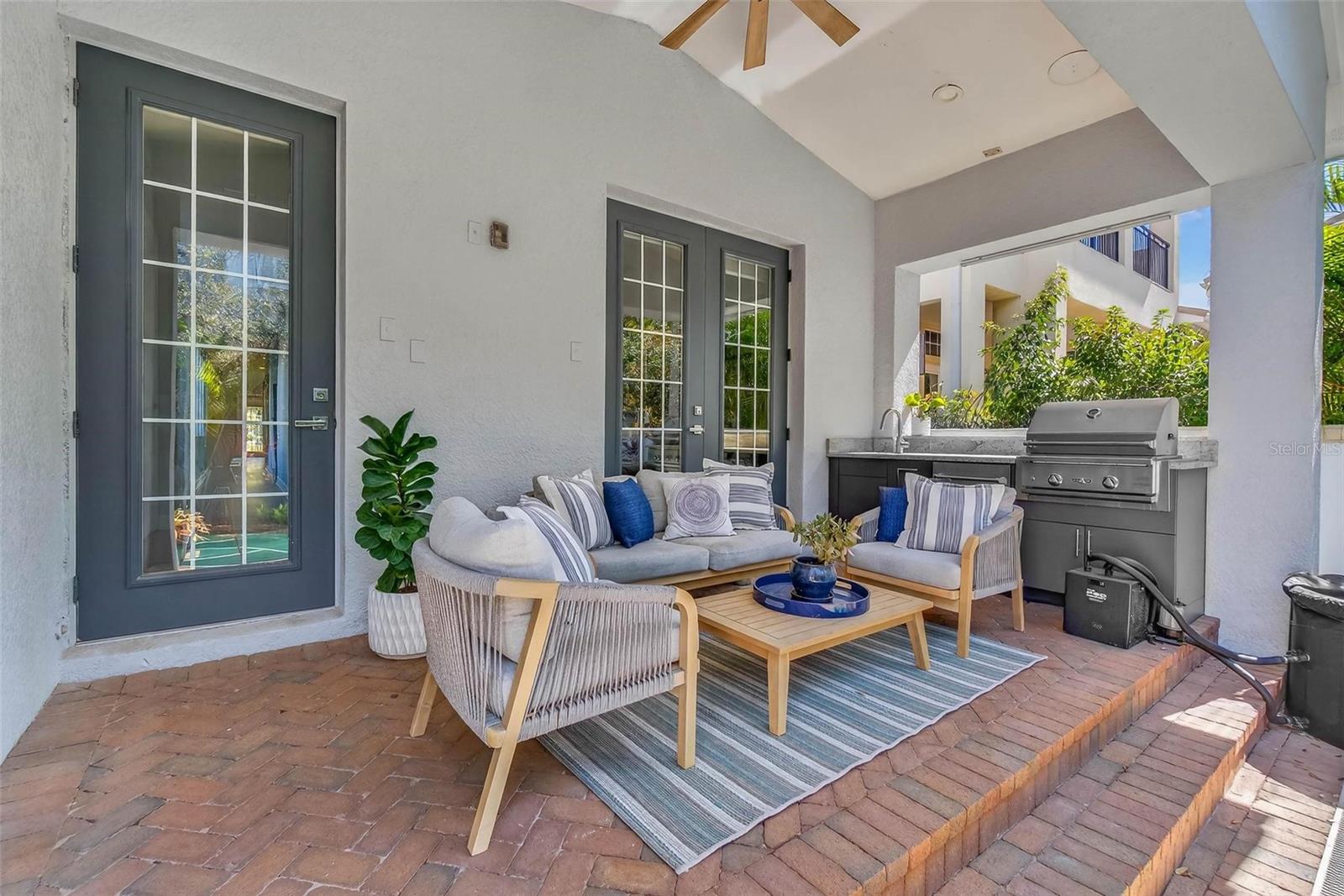 6054 YEATS MANOR DR, TAMPA, FL, 33616