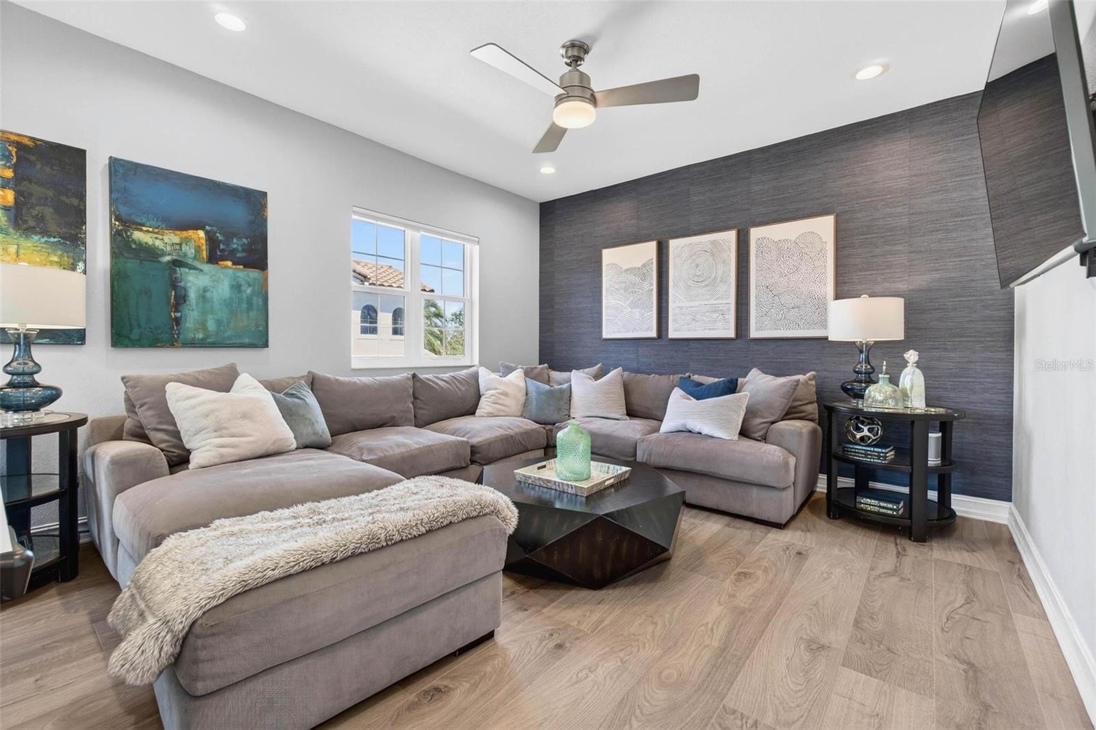 6054 YEATS MANOR DR, TAMPA, FL, 33616