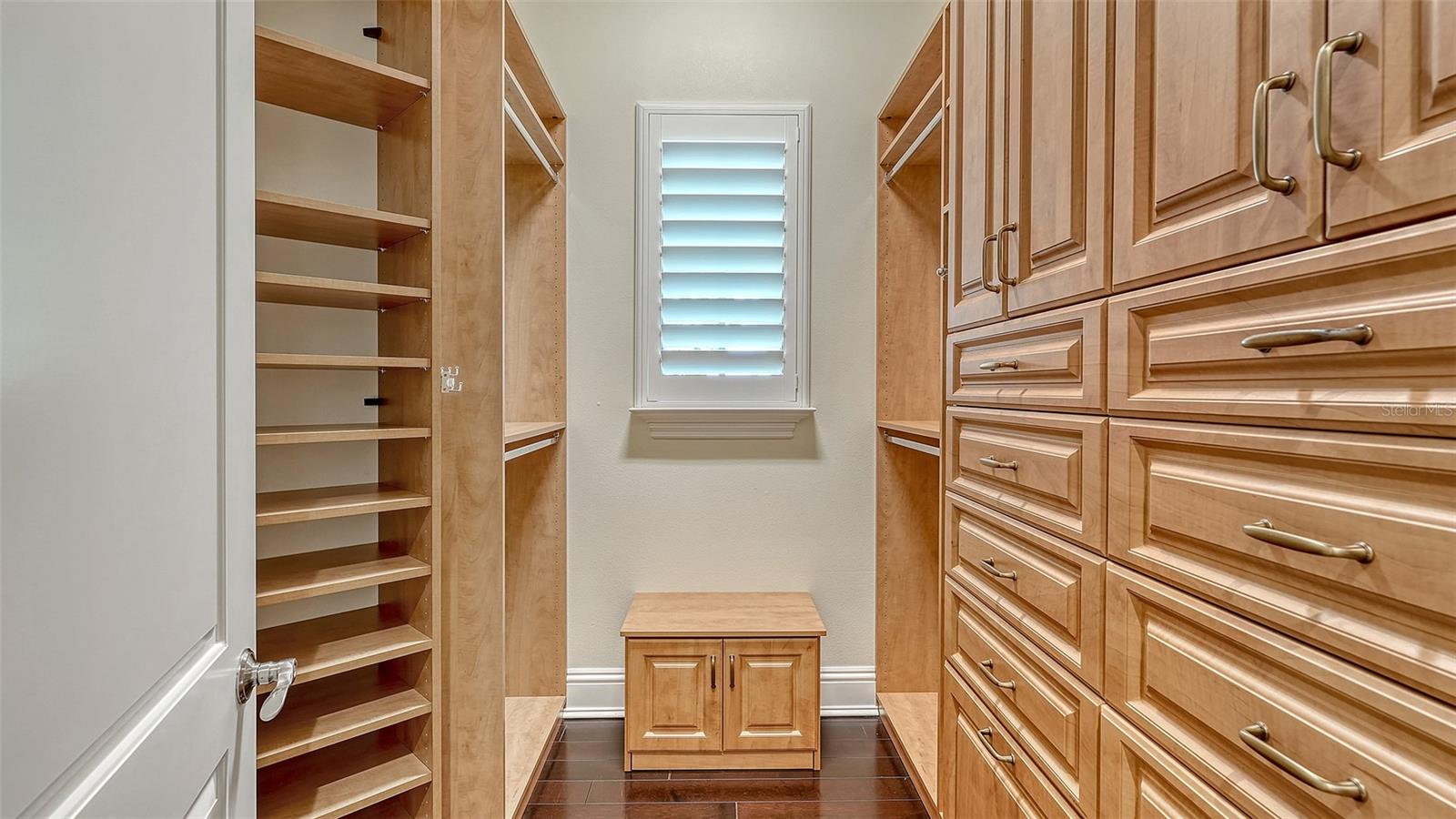 A4683382 Property Photo