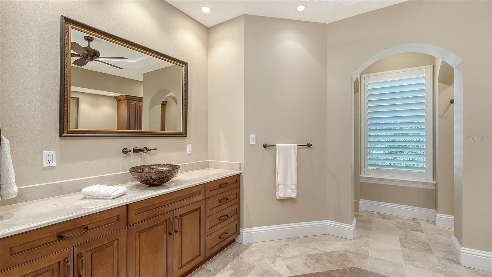 A4683382 Property Photo