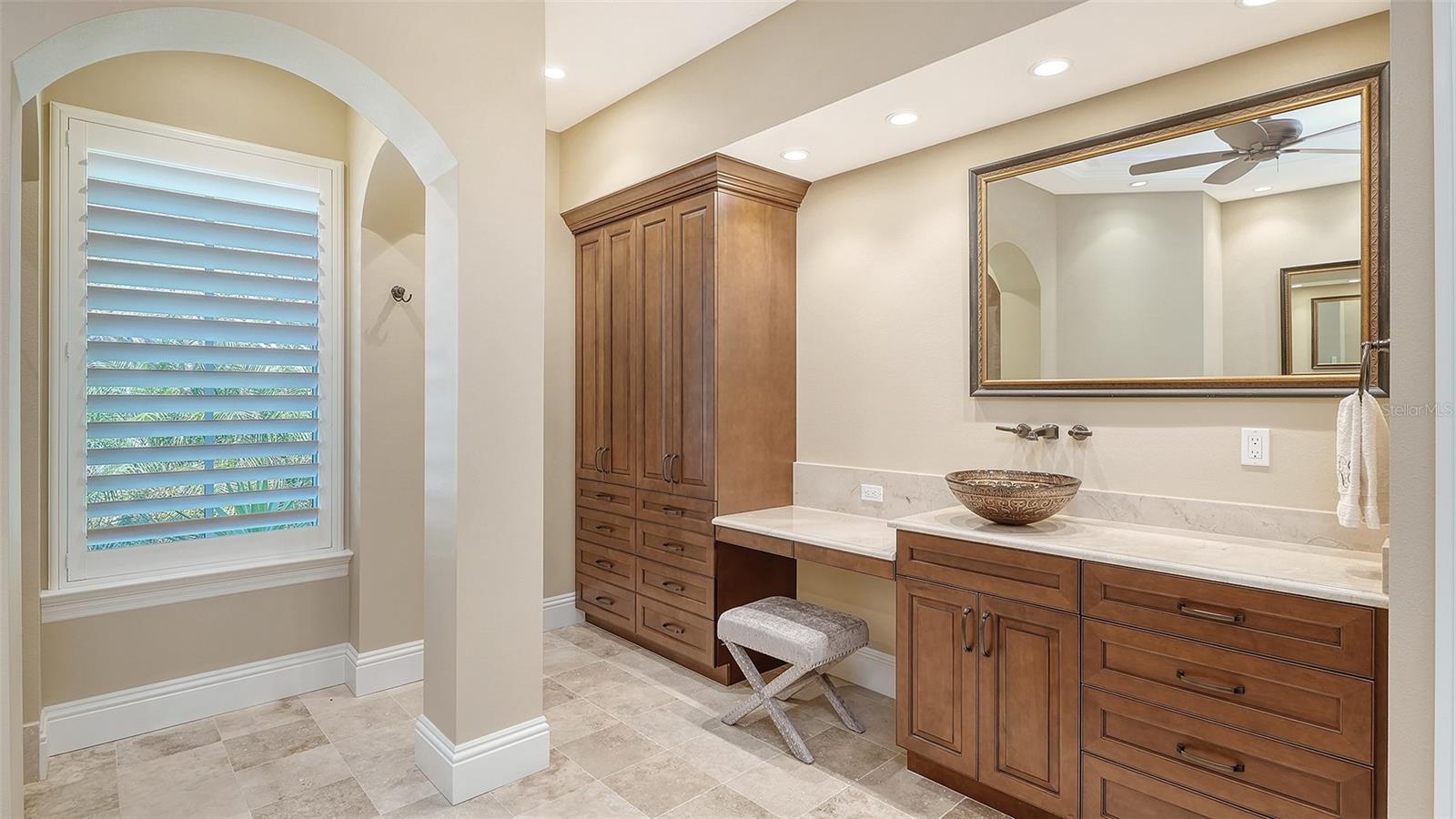 A4683382 Property Photo