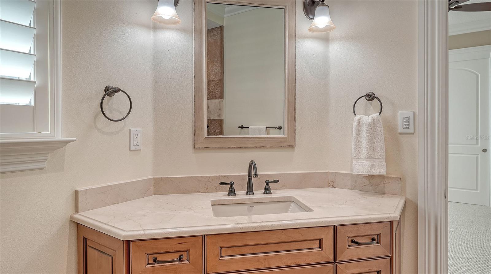 A4683382 Property Photo