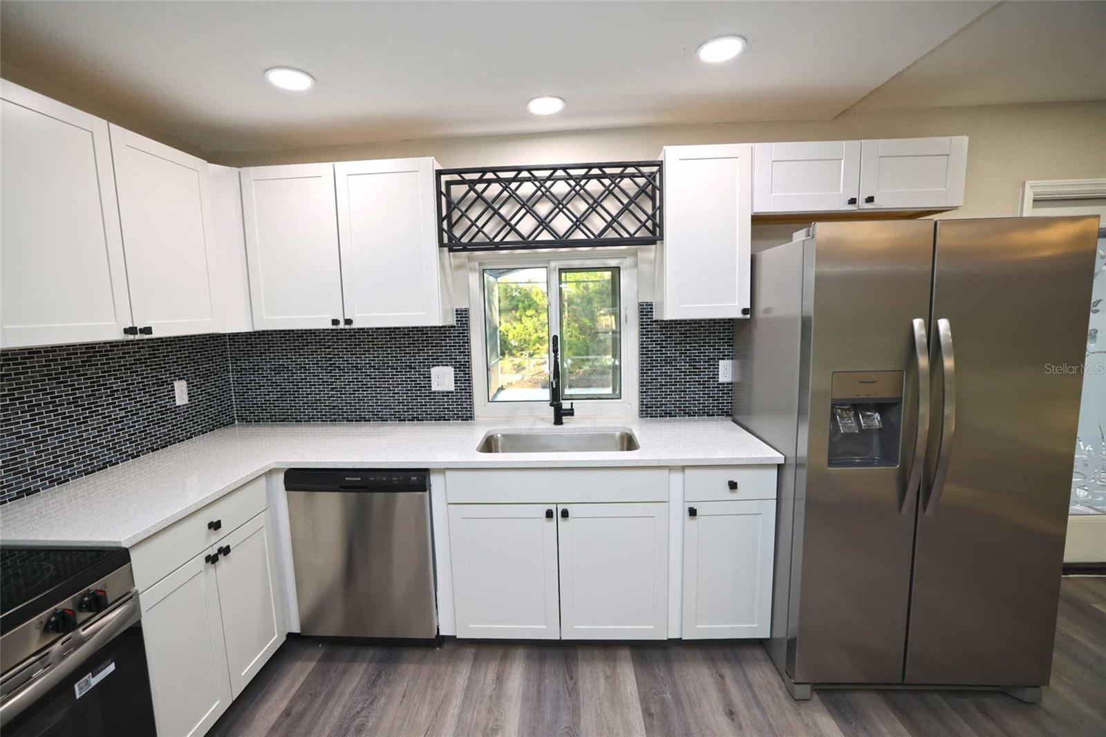5667 CREEKWOOD DR, SARASOTA, FL, 34233