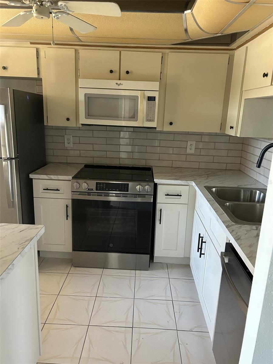 TB8478744 Property Photo