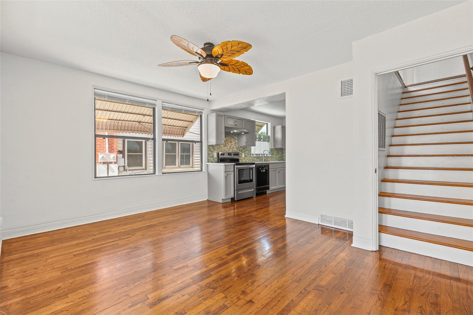 517 REVILO BLVD, DAYTONA BEACH, FL, 32118