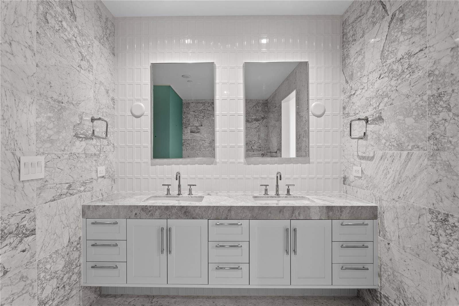 TB8478943 Property Photo