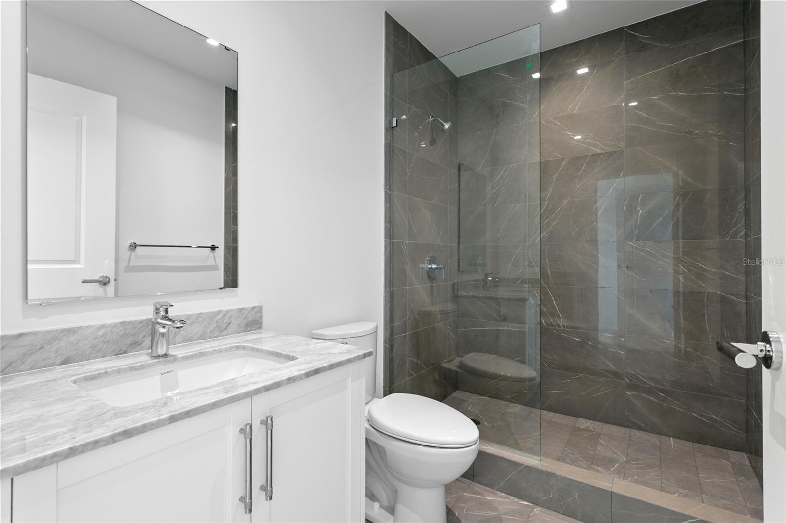 TB8478943 Property Photo