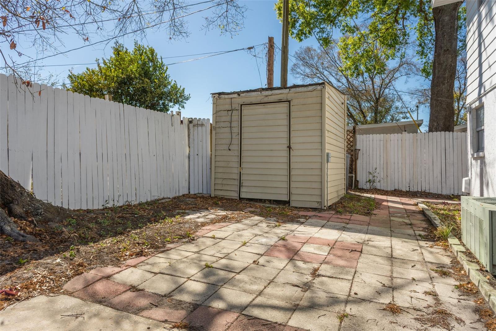 8105 ALPINE AVE, TAMPA, FL, 33619