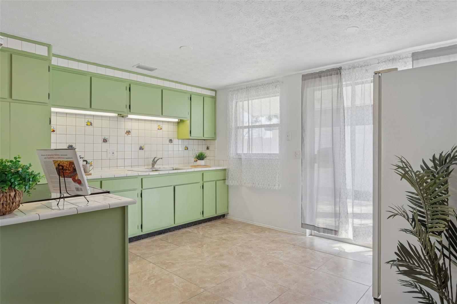 8105 ALPINE AVE, TAMPA, FL, 33619
