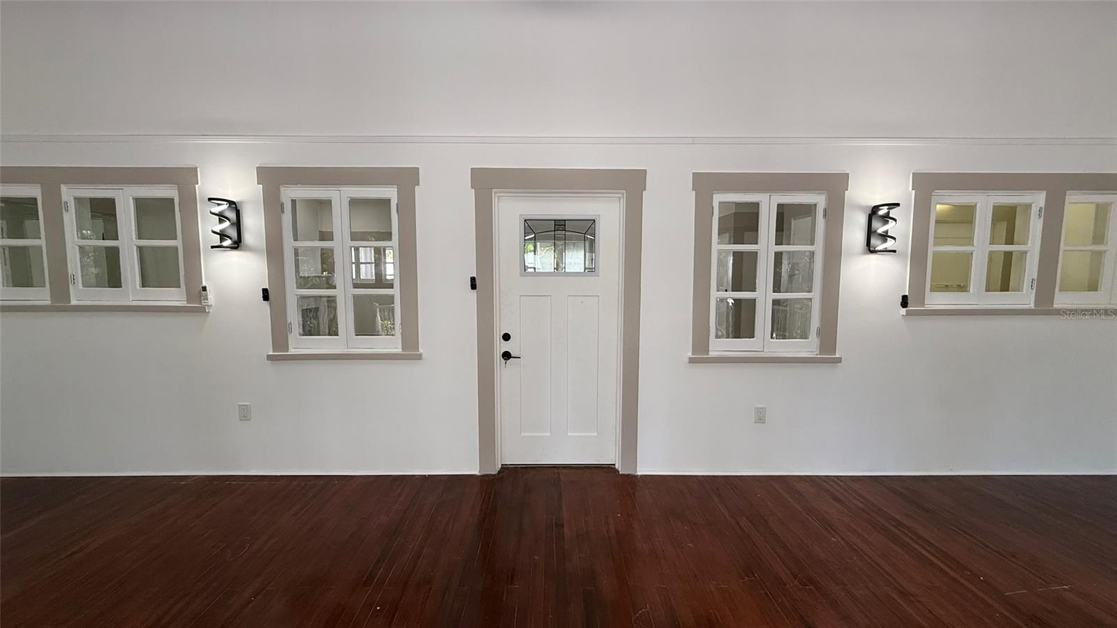 Huge Screened and air-conditioned Porch