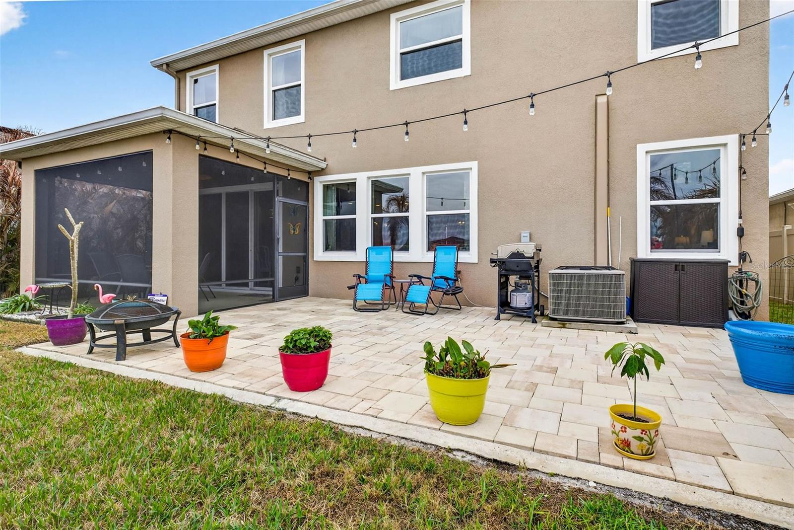 Paved uncovered lanai