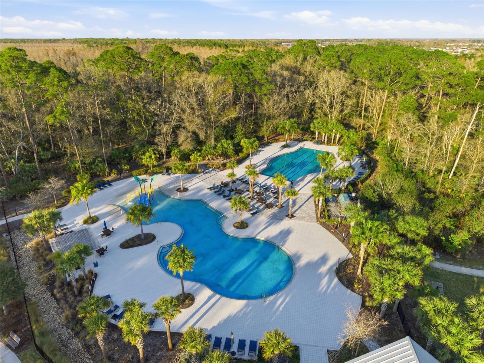 RESORT STYLE COMMUNITY OOOL