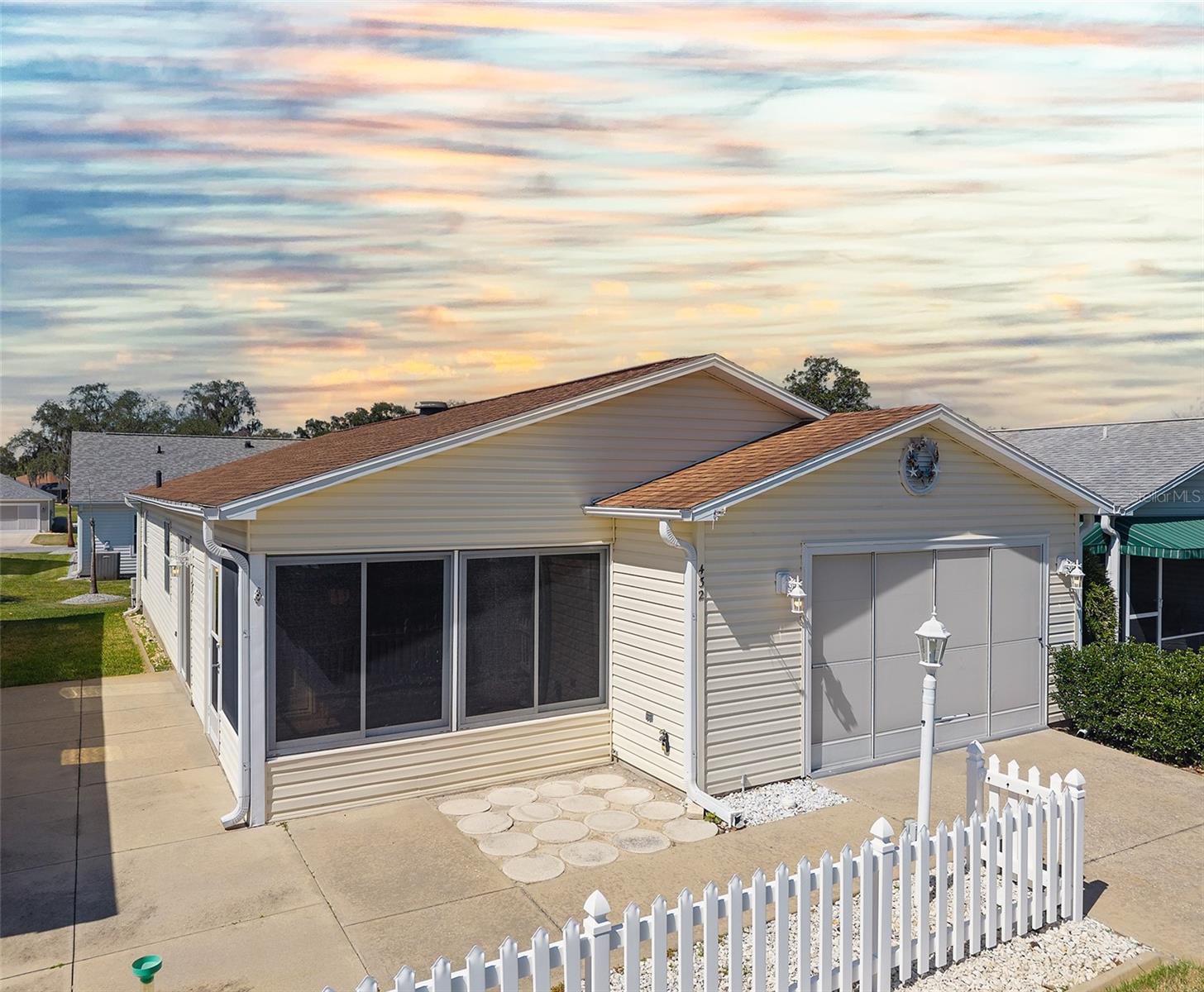 432 HILDALGO DR, THE VILLAGES, FL, 32159