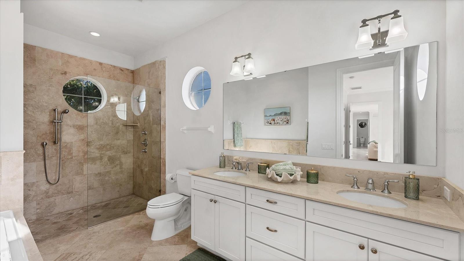 A4683541 Property Photo