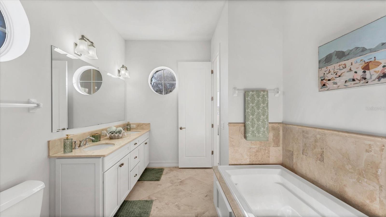 A4683541 Property Photo