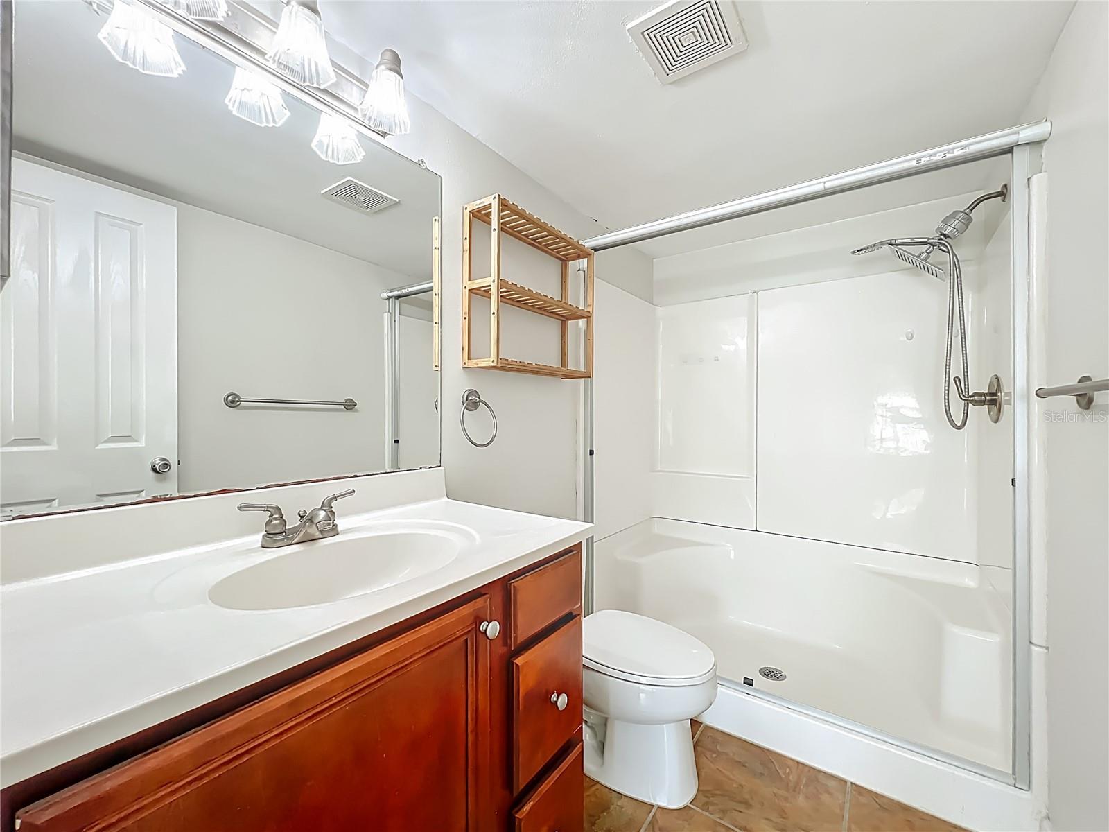 4864 CONWAY RD #120, ORLANDO, FL, 32812