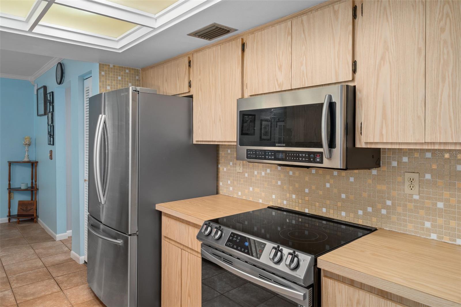 2271 REPUBLIC DR, DUNEDIN, FL, 34698