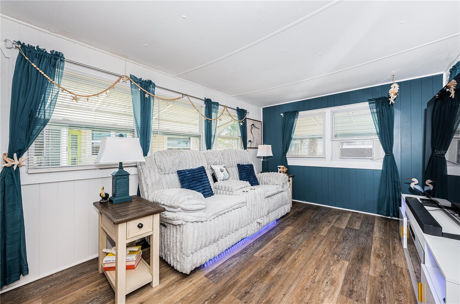 TB8479263 Property Photo