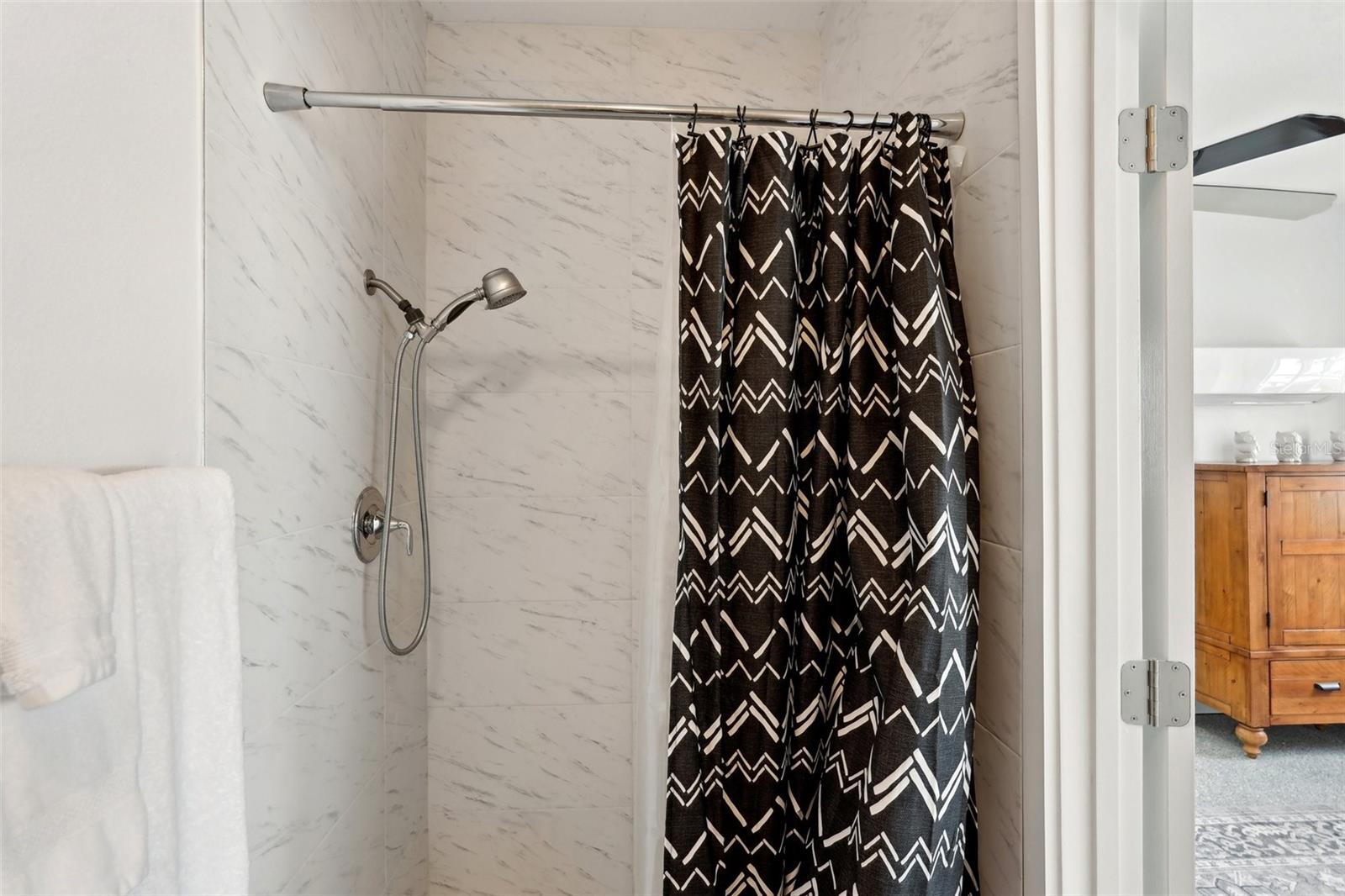 A4683582 Property Photo