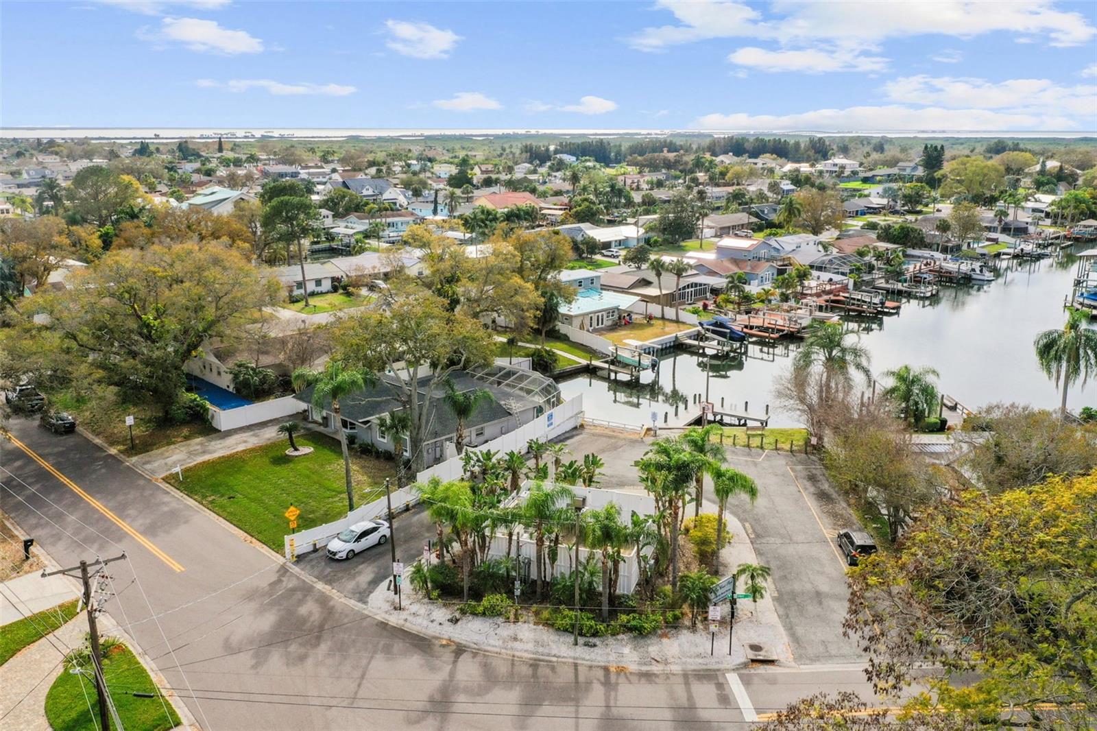 8402 BOXWOOD DR, TAMPA, FL, 33615