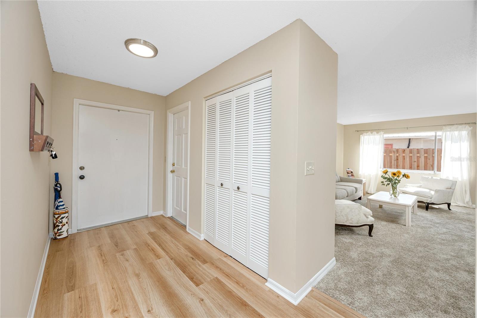 Foyer at 14012 Cascade Ln, Tampa, FL 33618