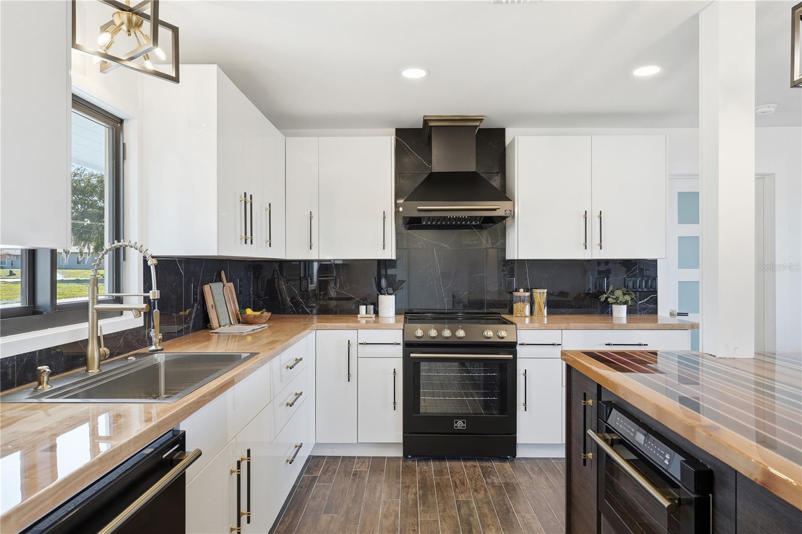 203 PARKWOOD LN, EDGEWATER, FL, 32132