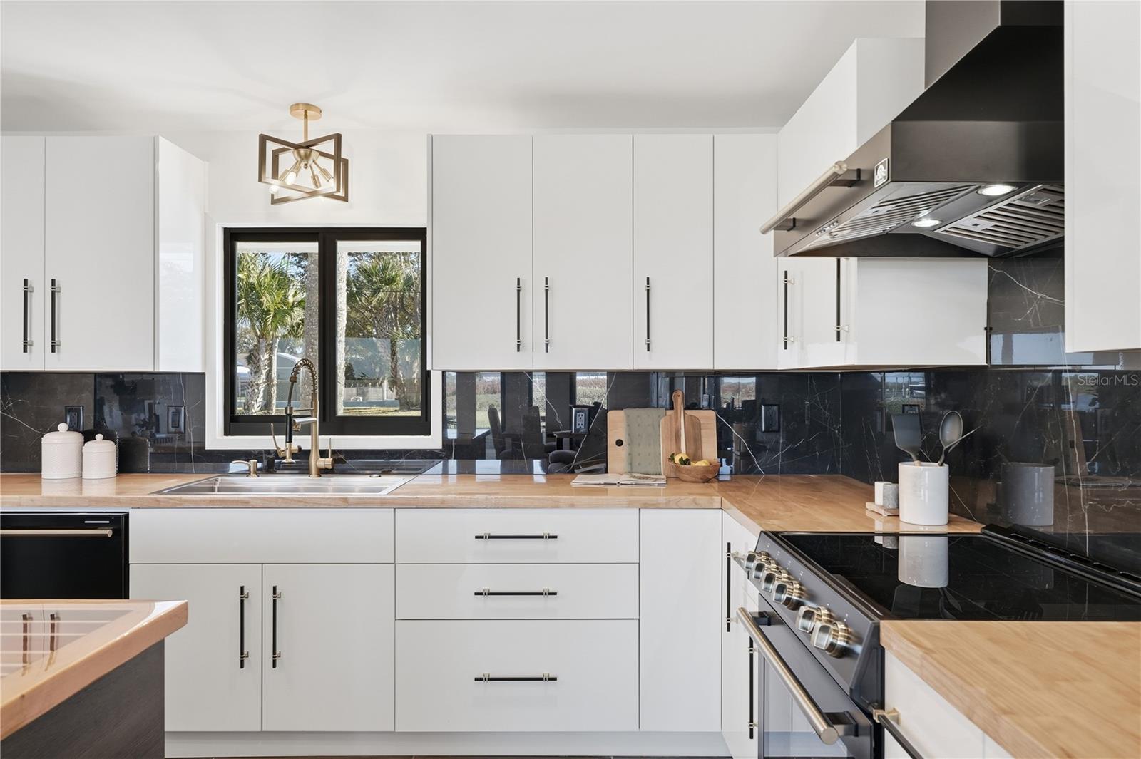 203 PARKWOOD LN, EDGEWATER, FL, 32132