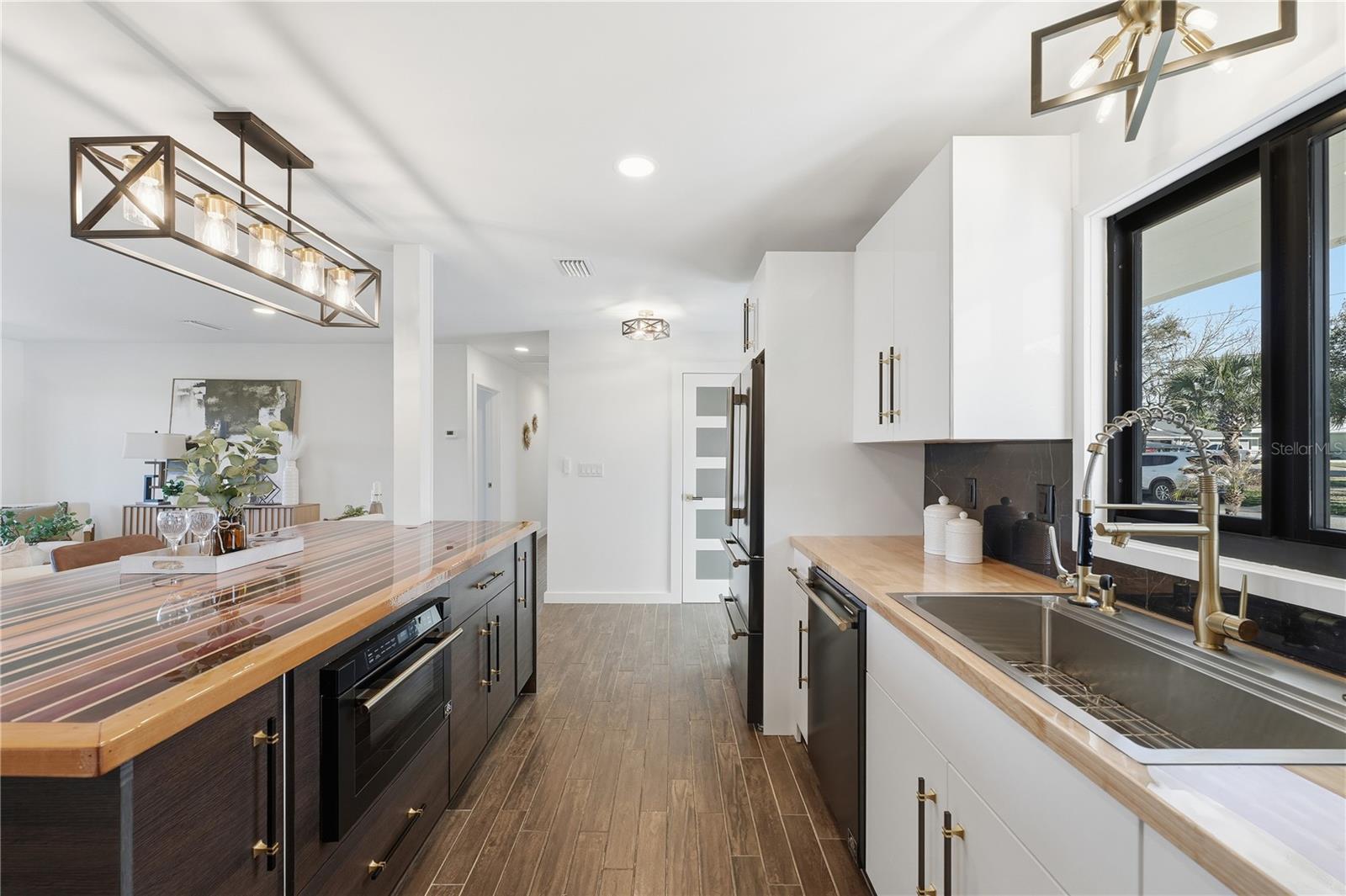 203 PARKWOOD LN, EDGEWATER, FL, 32132