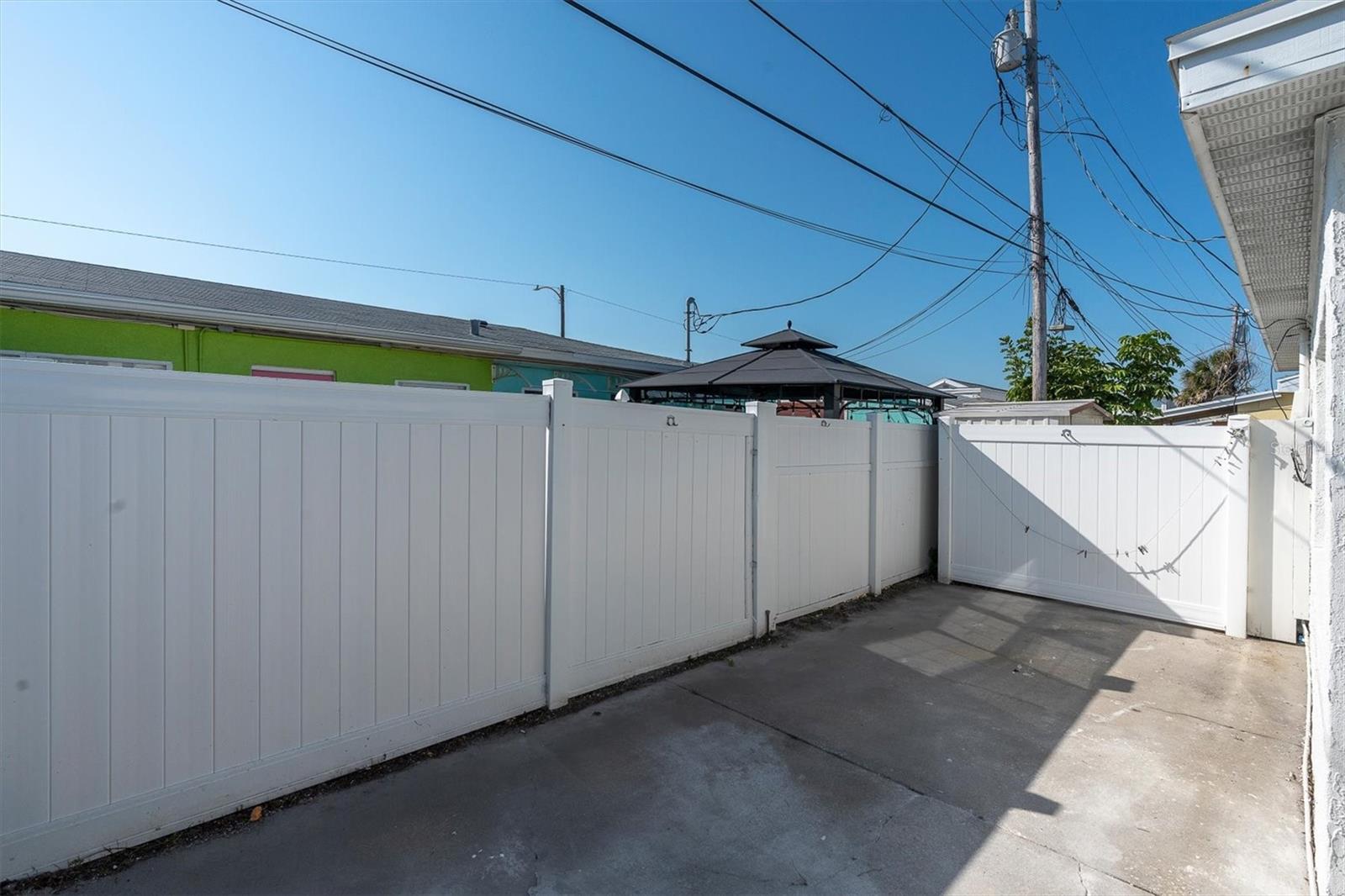 119 147TH AVE E, MADEIRA BEACH, FL, 33708