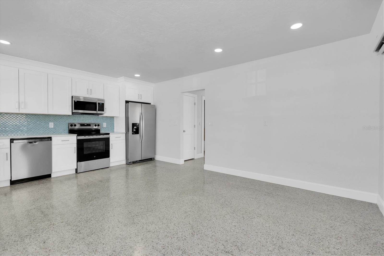 119 147TH AVE E, MADEIRA BEACH, FL, 33708
