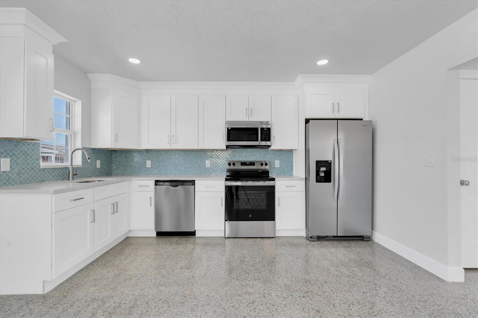 119 147TH AVE E, MADEIRA BEACH, FL, 33708