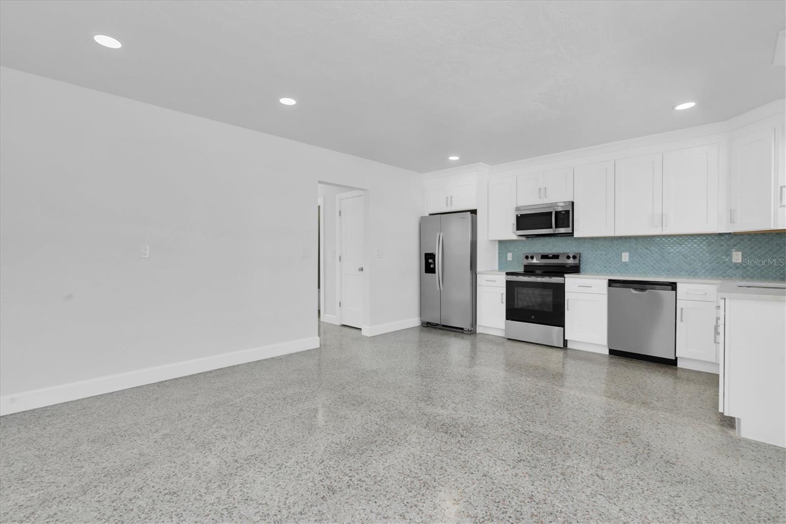 119 147TH AVE E, MADEIRA BEACH, FL, 33708