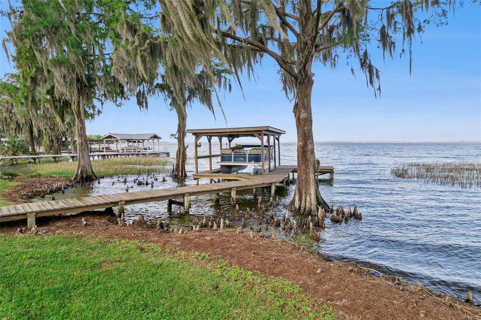 709 LAKESHORE DR, EUSTIS, FL, 32726