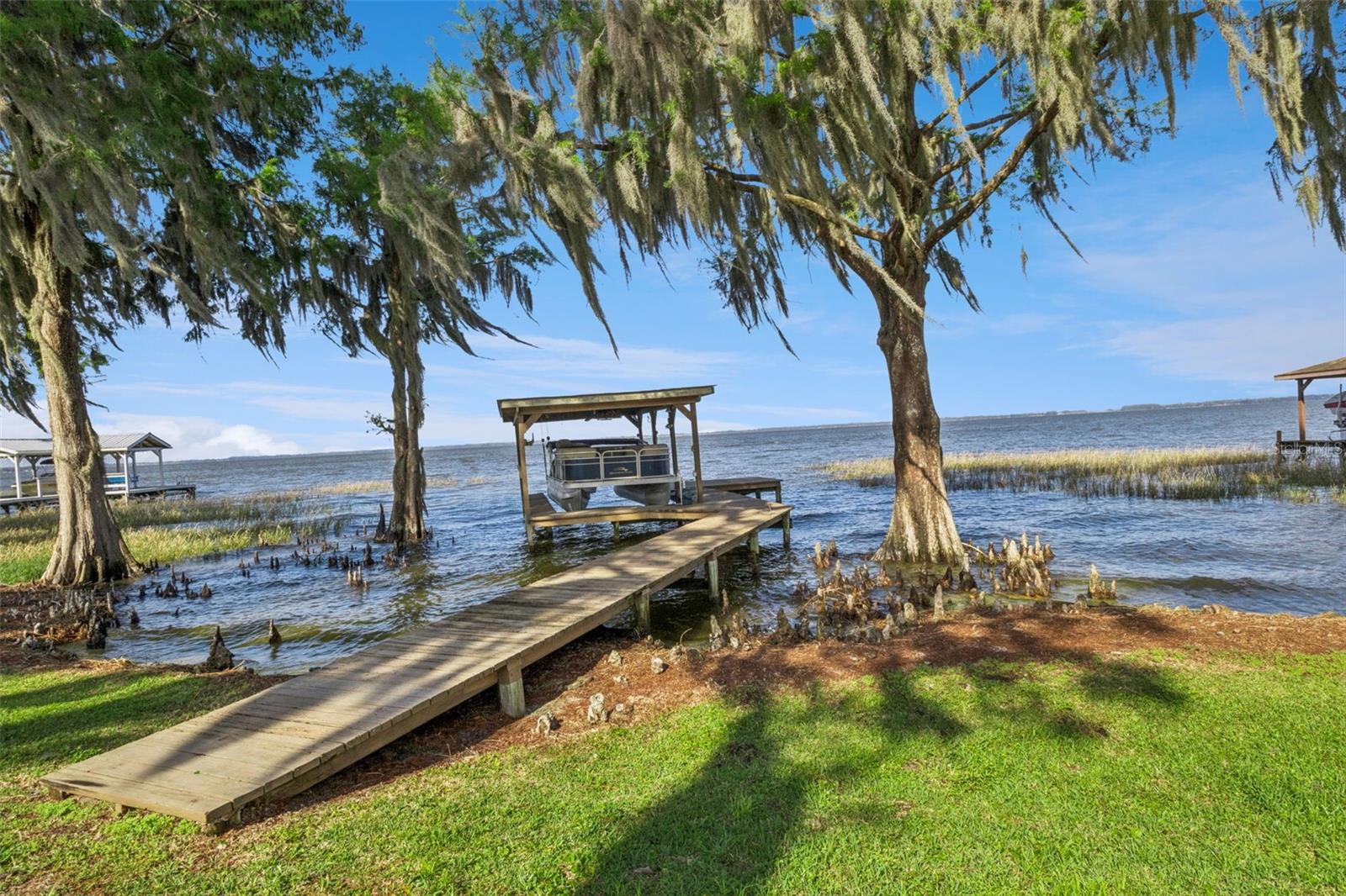 709 LAKESHORE DR, EUSTIS, FL, 32726