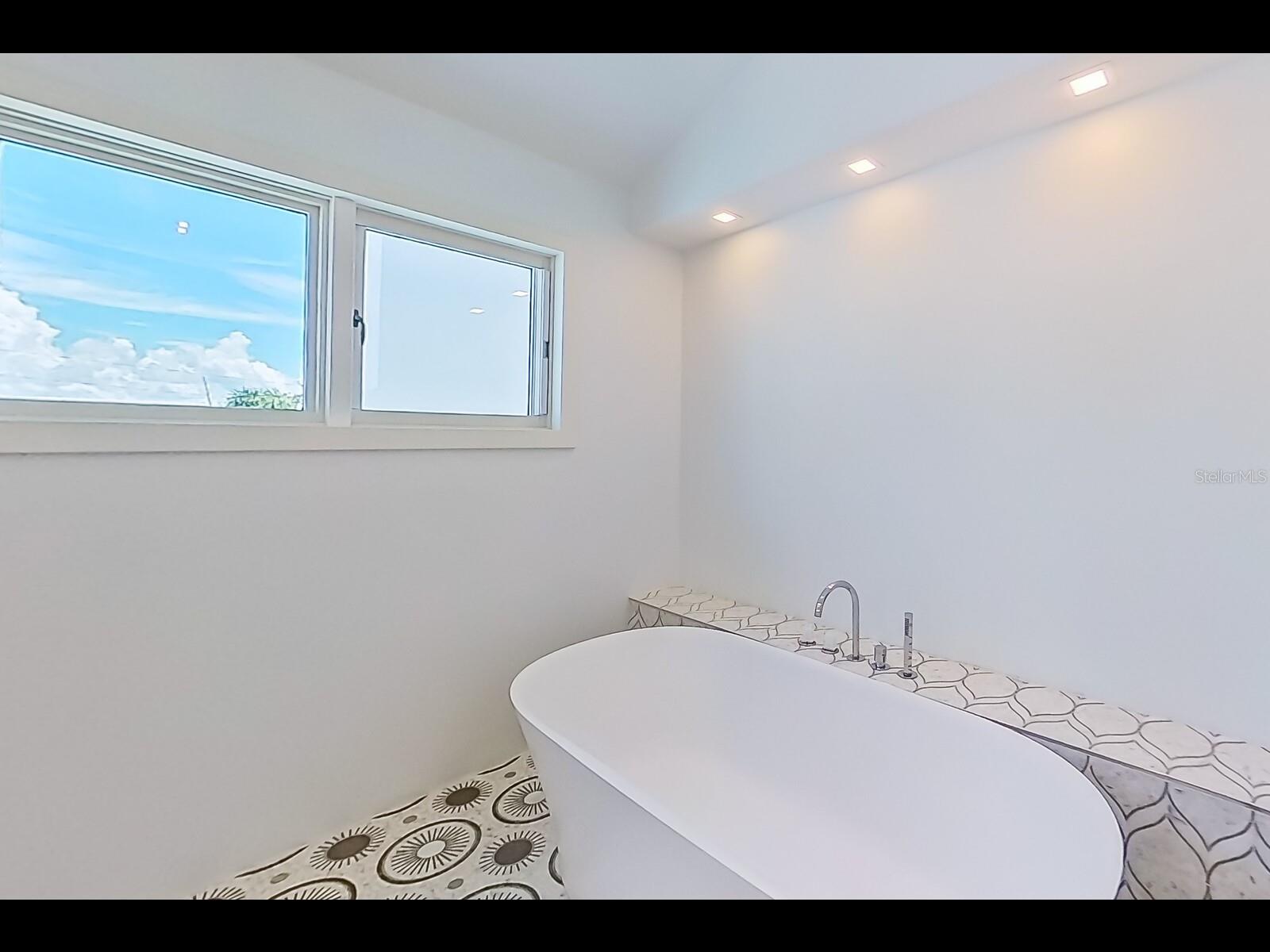 D6146286 Property Photo