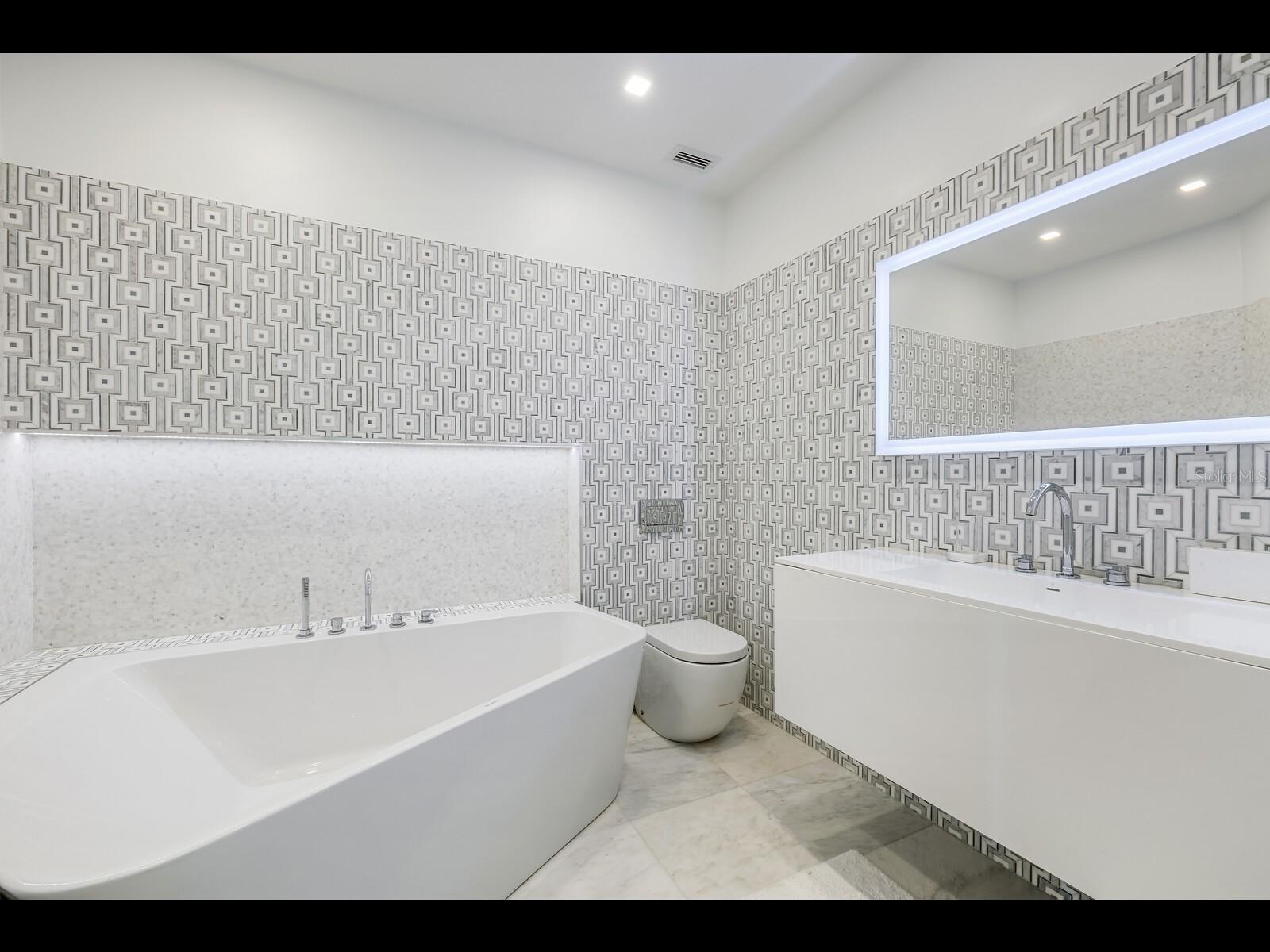 D6146286 Property Photo