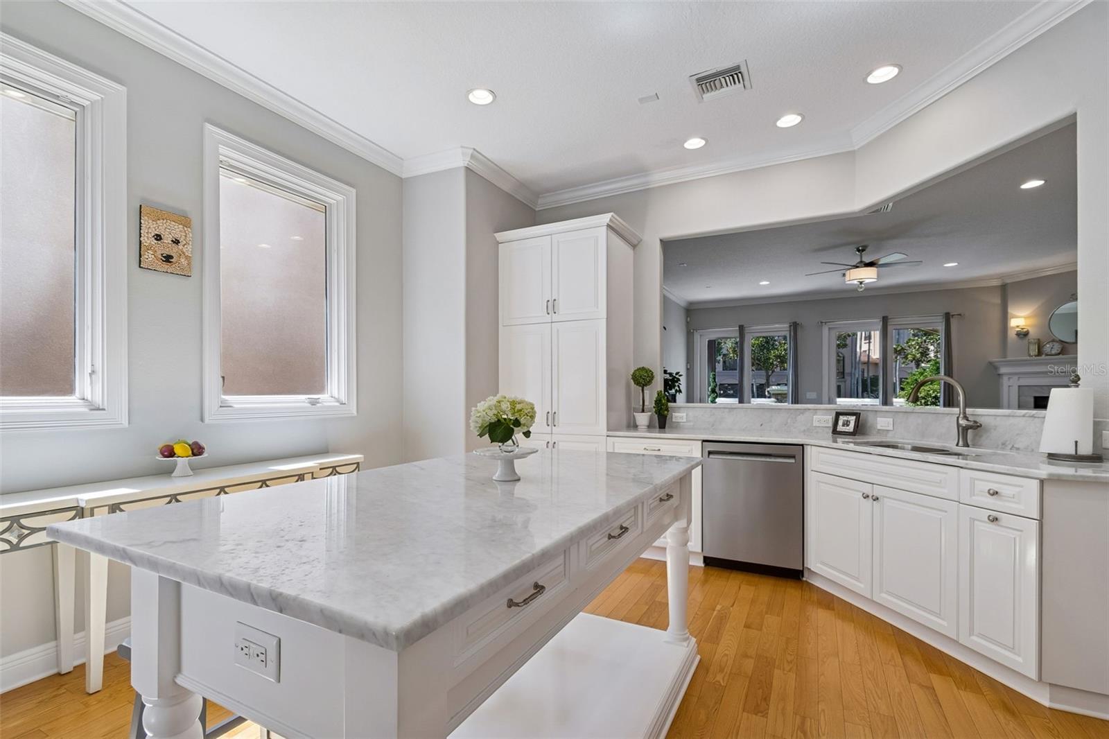 610 SAXONY BLVD, ST PETERSBURG, FL, 33716