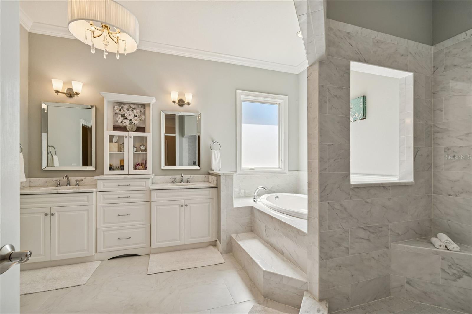 610 SAXONY BLVD, ST PETERSBURG, FL, 33716