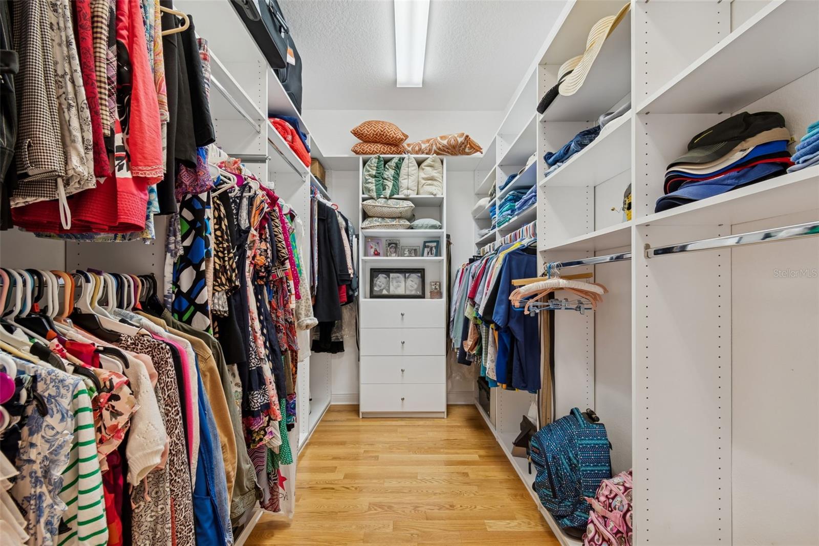 610 SAXONY BLVD, ST PETERSBURG, FL, 33716