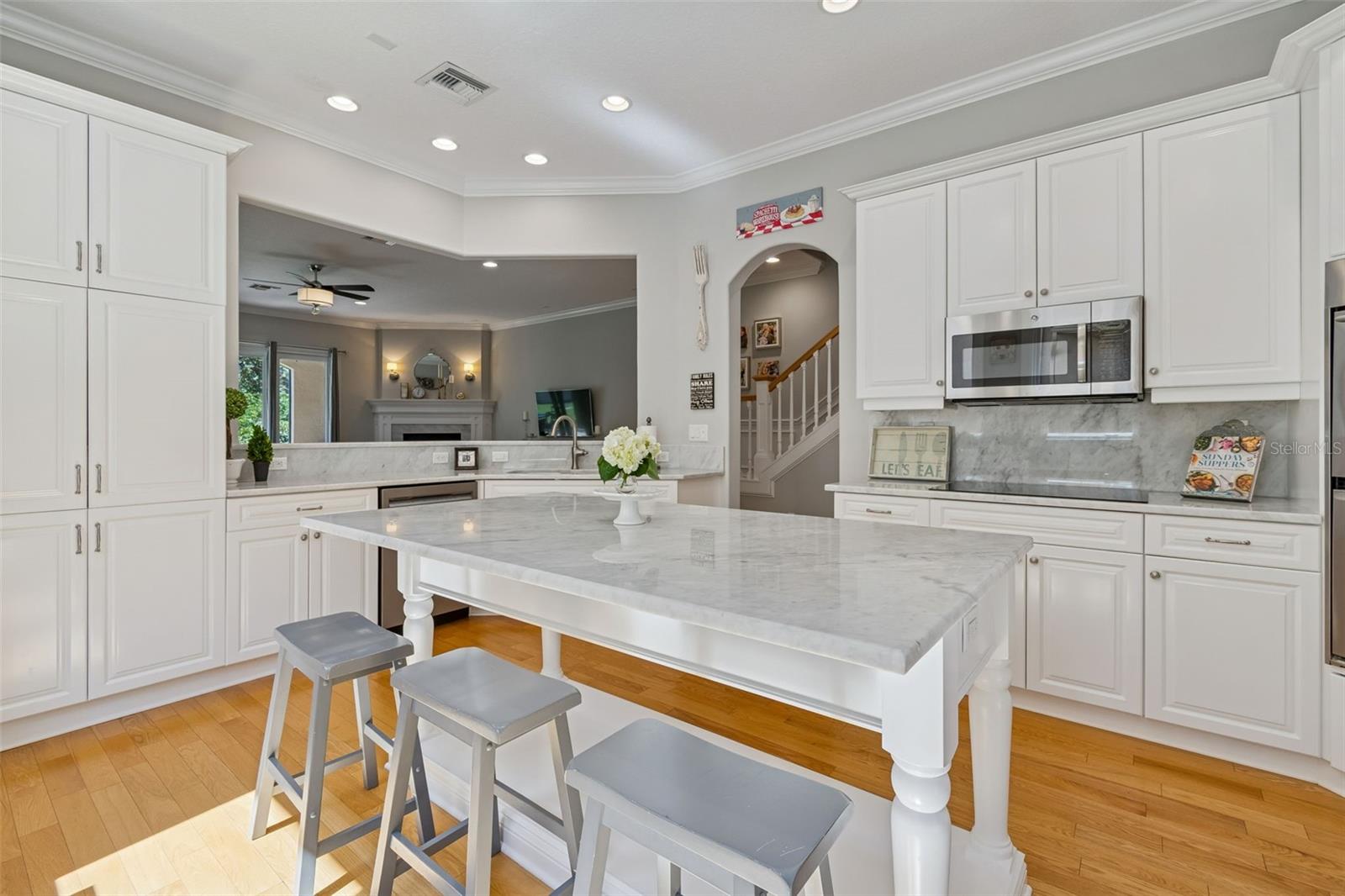 610 SAXONY BLVD, ST PETERSBURG, FL, 33716