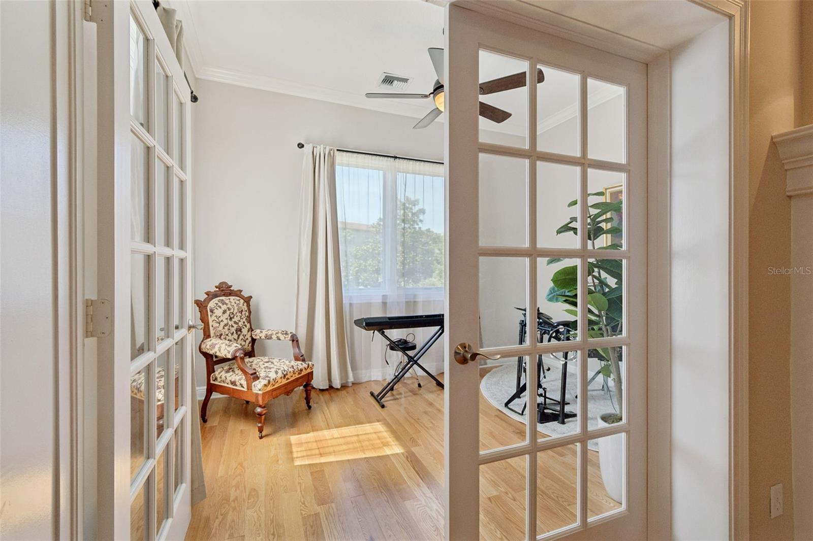 610 SAXONY BLVD, ST PETERSBURG, FL, 33716