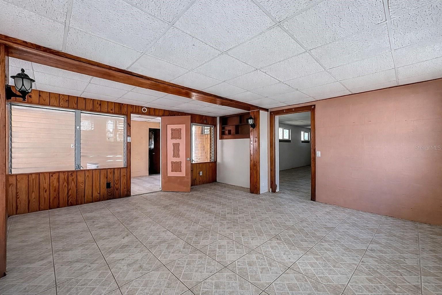10440 FLOWERS AVE, ORLANDO, FL, 32825