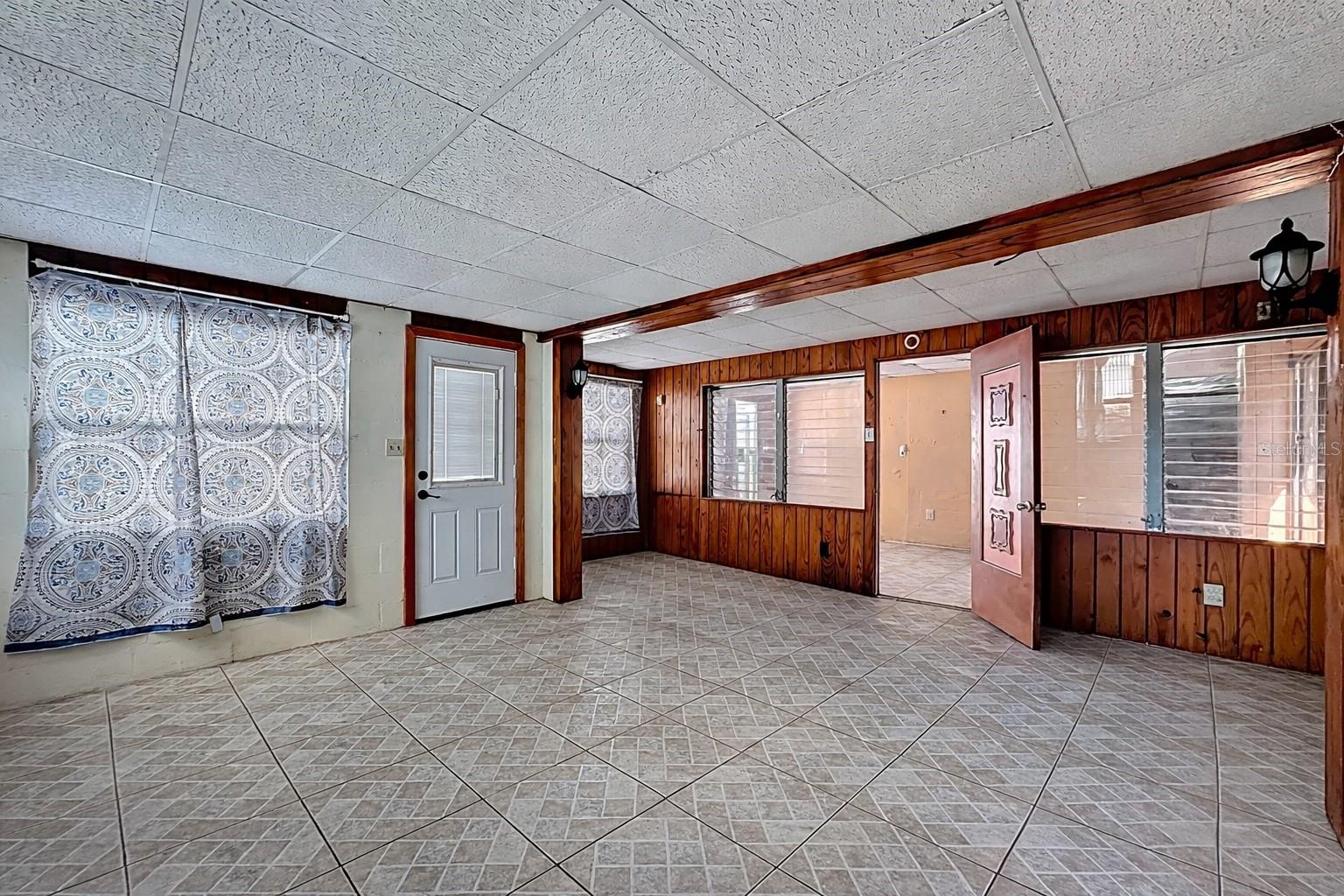 10440 FLOWERS AVE, ORLANDO, FL, 32825