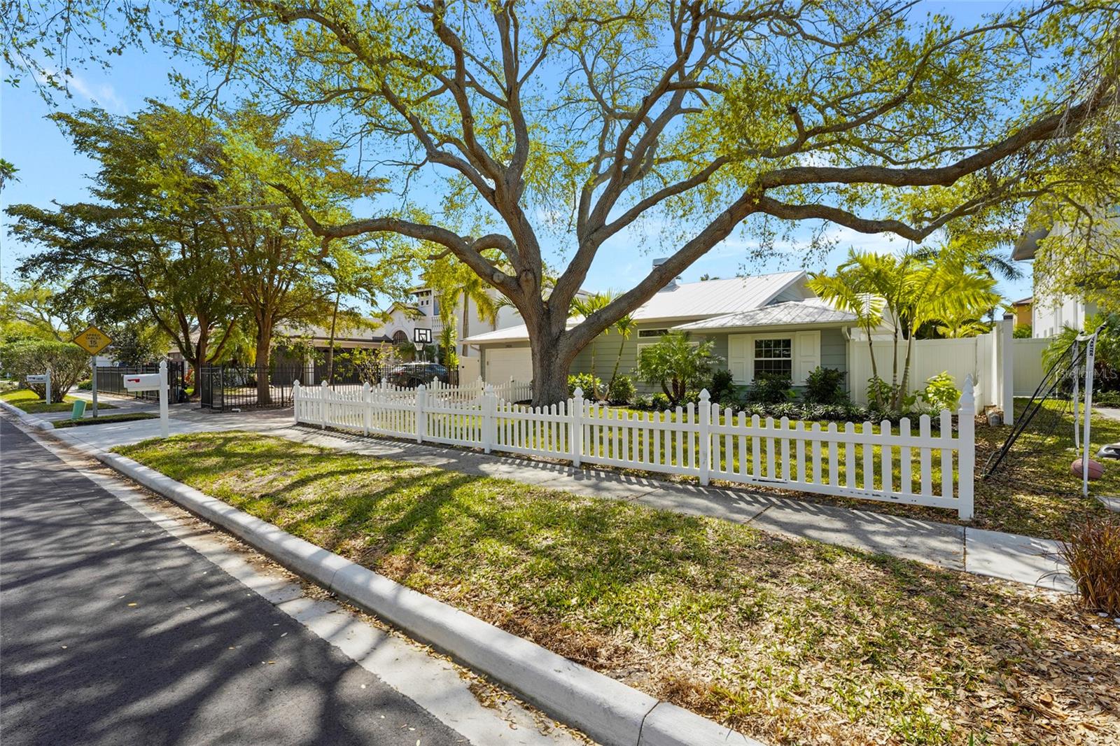 1920 WISTERIA ST, SARASOTA, FL, 34239