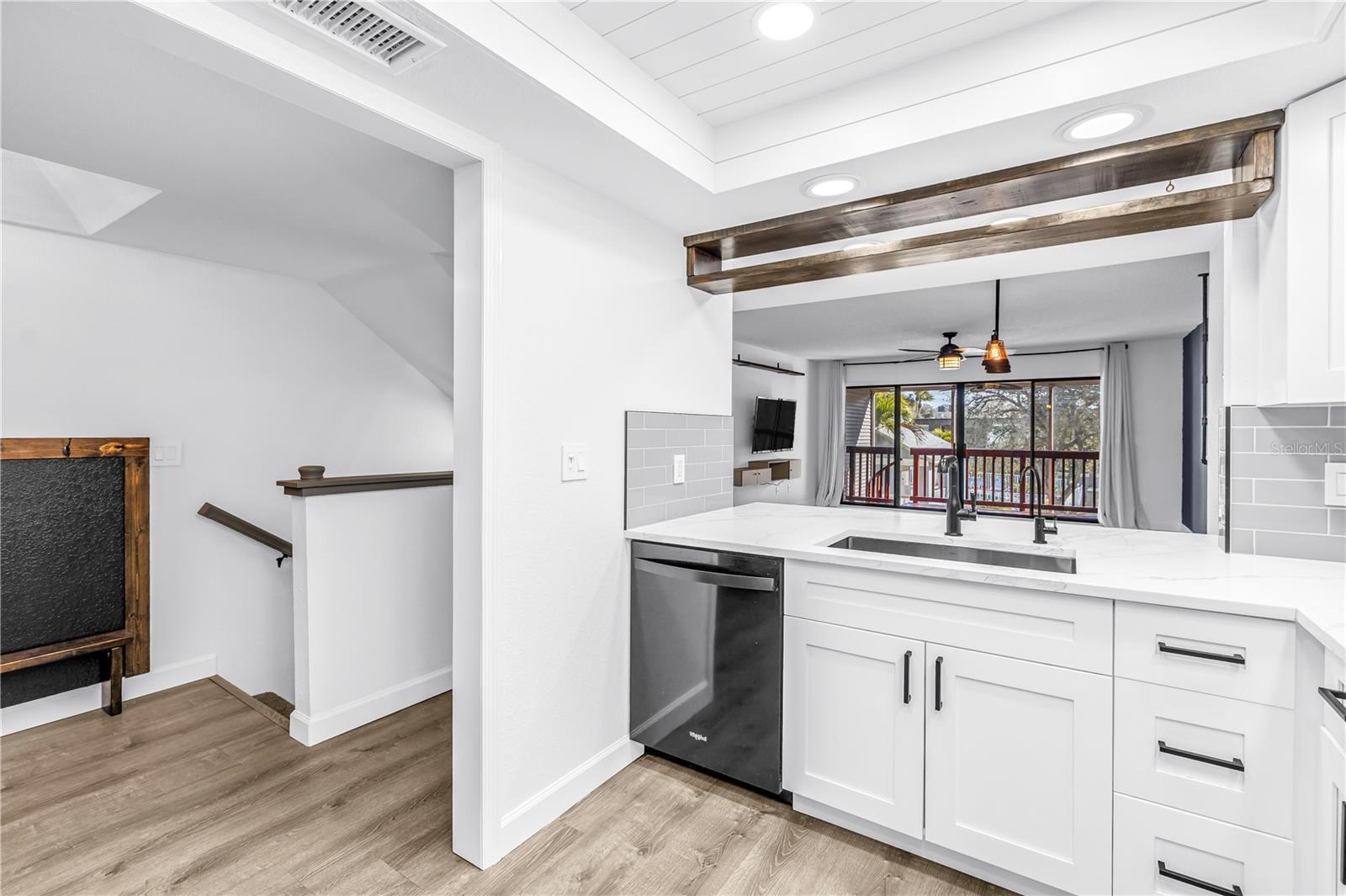 9613 TARA CAY CT, SEMINOLE, FL, 33776