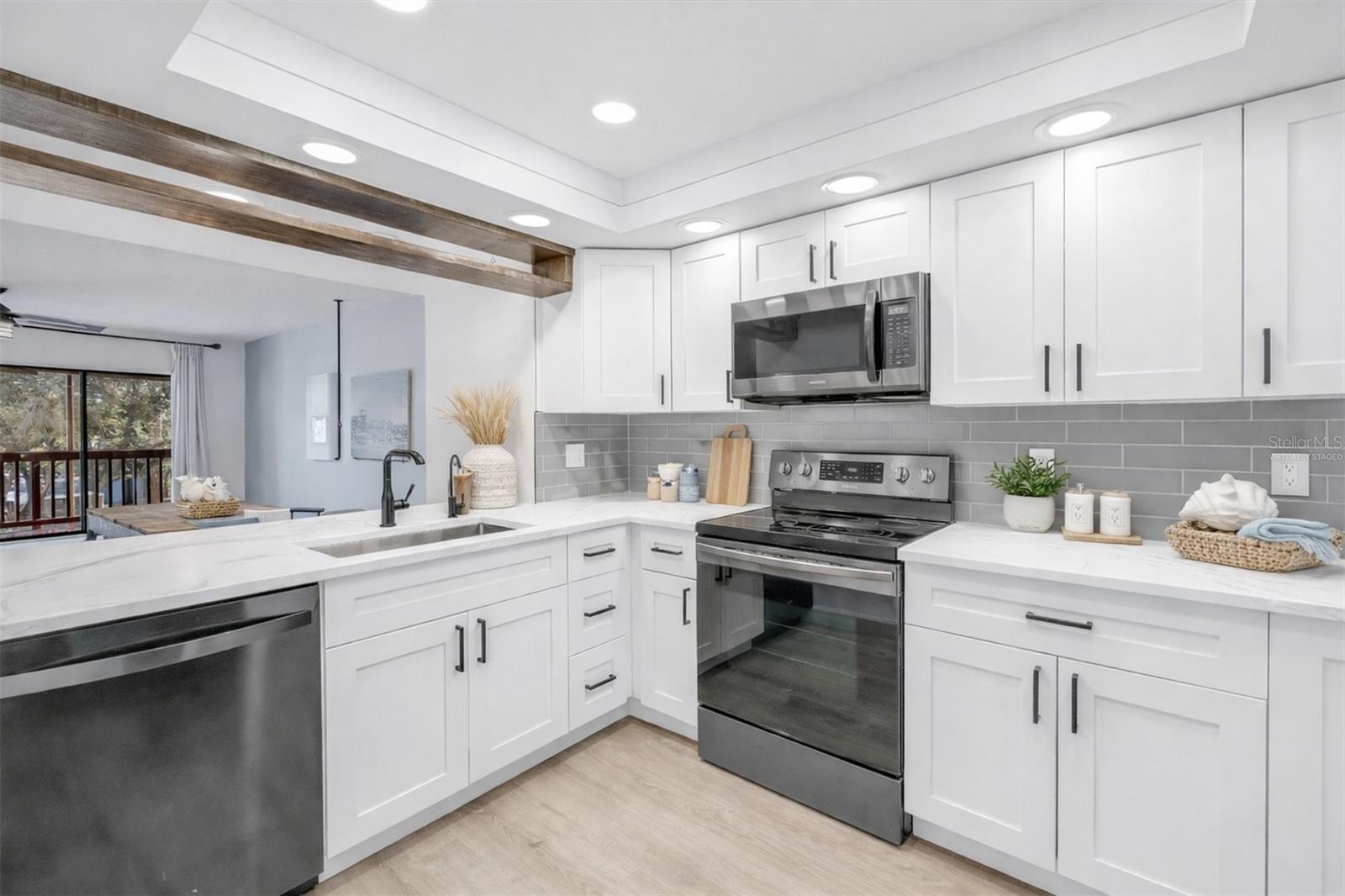 9613 TARA CAY CT, SEMINOLE, FL, 33776