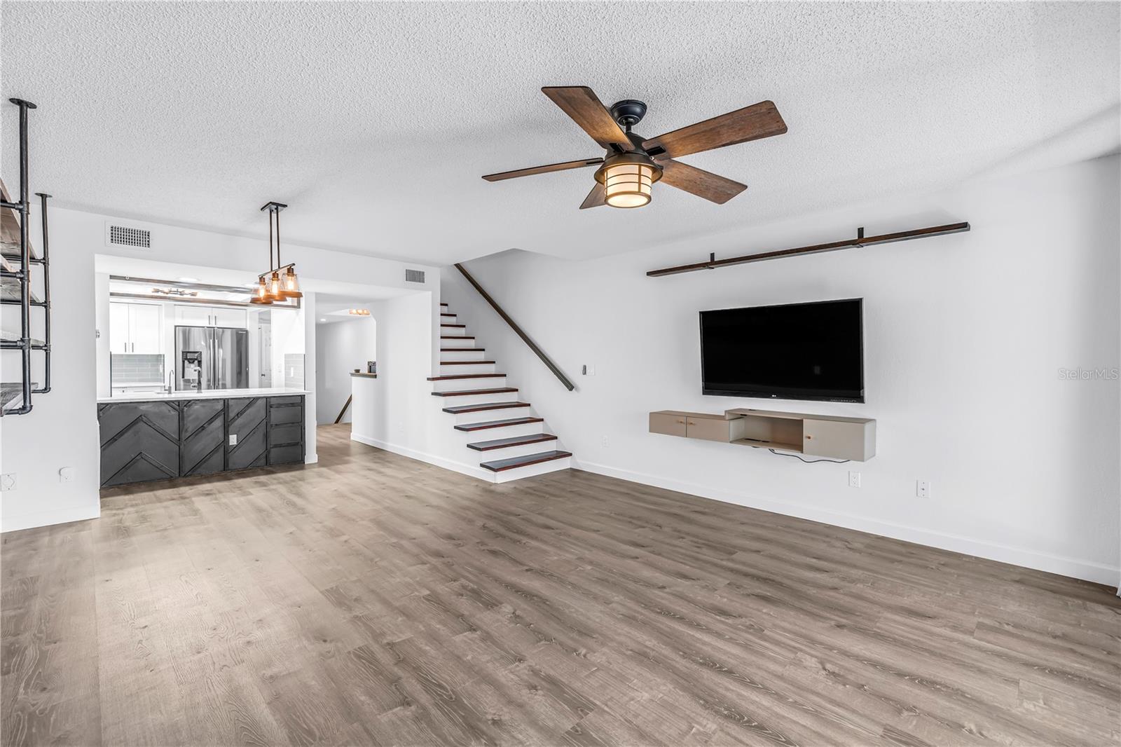 9613 TARA CAY CT, SEMINOLE, FL, 33776