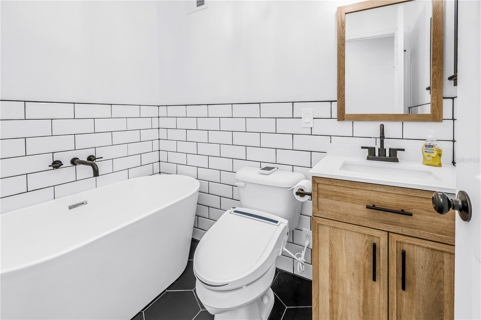 9613 TARA CAY CT, SEMINOLE, FL, 33776