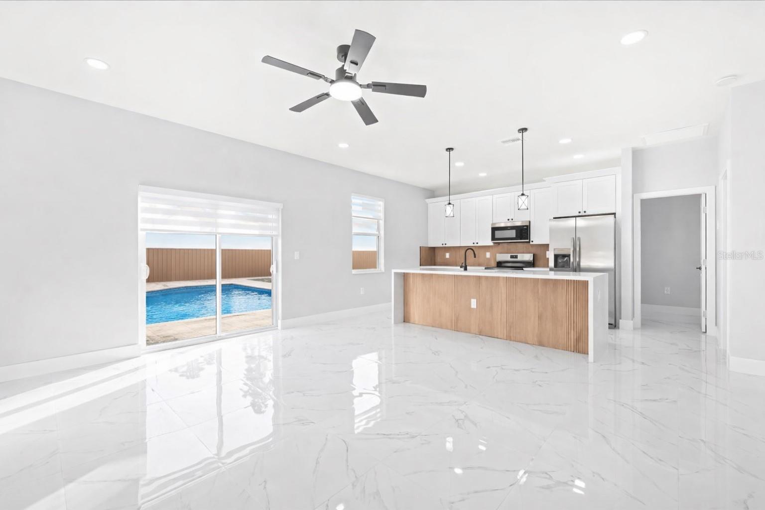 25 DIPLOMAT PKWY E, CAPE CORAL, FL, 33909